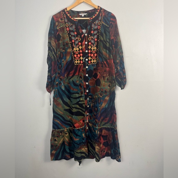 John Mark Woven Animal/Leaf Print Embroidered VNeck 3/4 Sleeve Button Front Midi - Picture 2 of 9